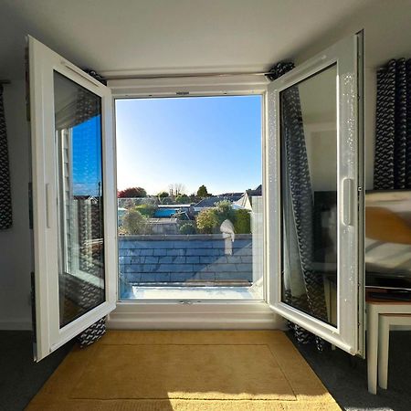 Seascape - Stylish Modern Apartment Barton on Sea Bagian luar foto