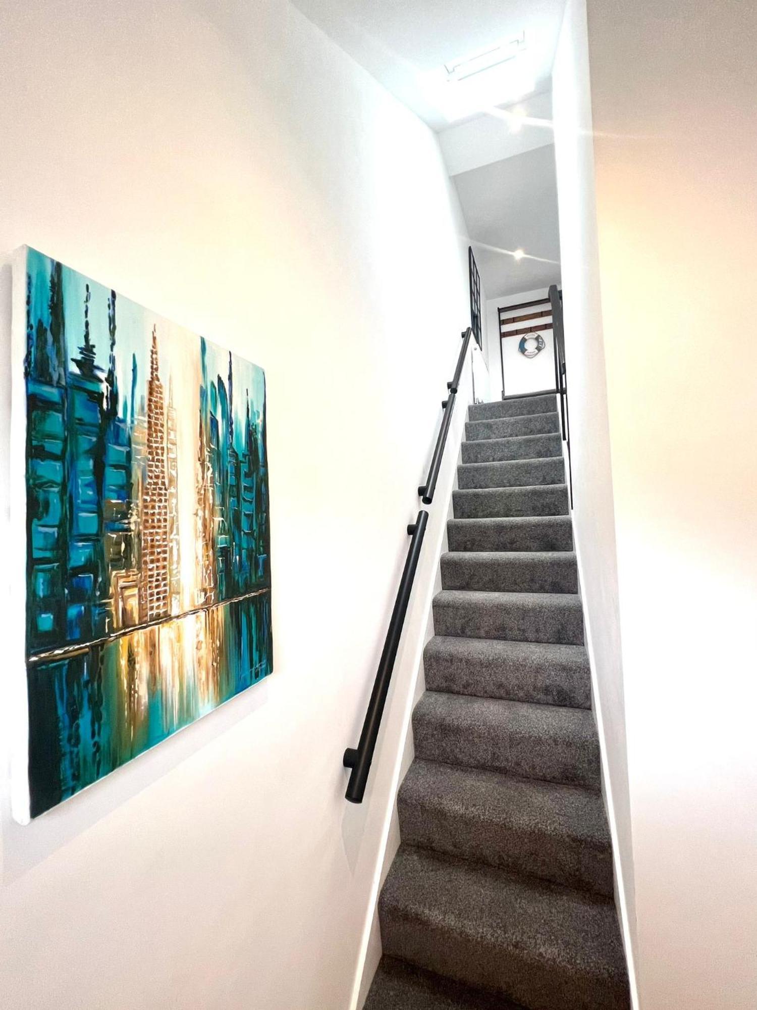 Seascape - Stylish Modern Apartment Barton on Sea Bagian luar foto